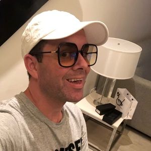 Meet your Posher, Christopher